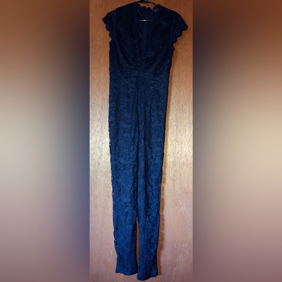 Lace jumpsuit - Picture 1 of 4